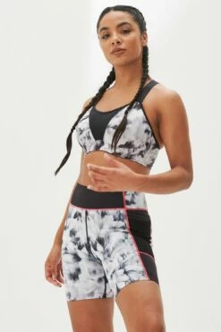 Front Page -POUR MOI Sales 255691 20230214170800