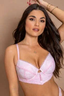 Front Page -POUR MOI Sales 279951 20220504155500